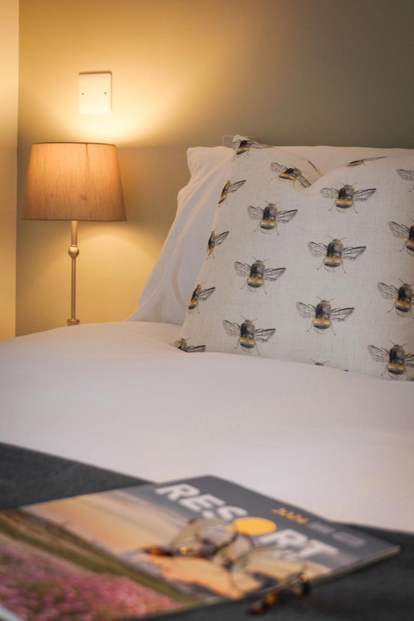 Lemon Tree Rooms - Newly Refurbished Coastal Stay Swyre Kültér fotó